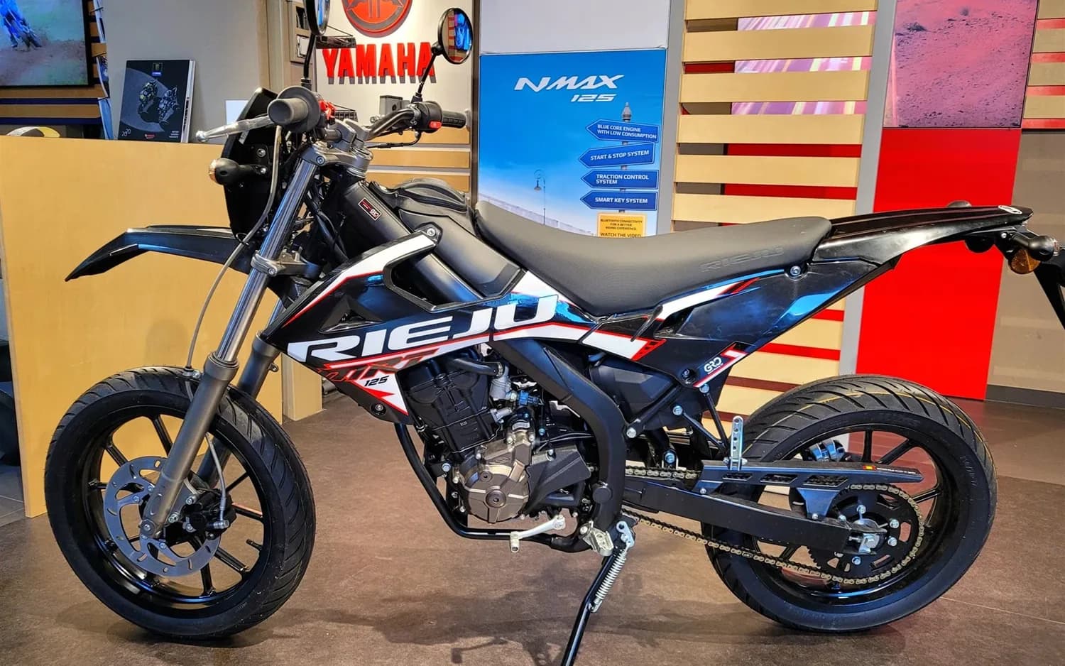 Rieju MRT 125 SM LC — Ansicht 3 von 3
