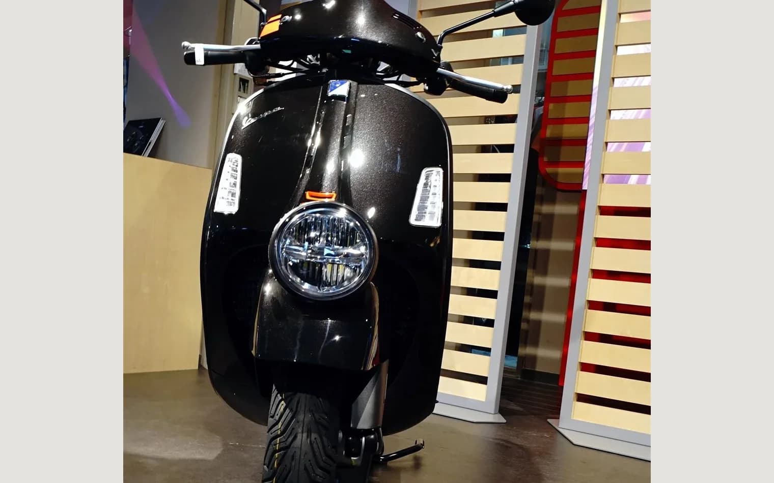 Vespa GTV 300 HPE RST ABS E5 — Ansicht 2 von 3