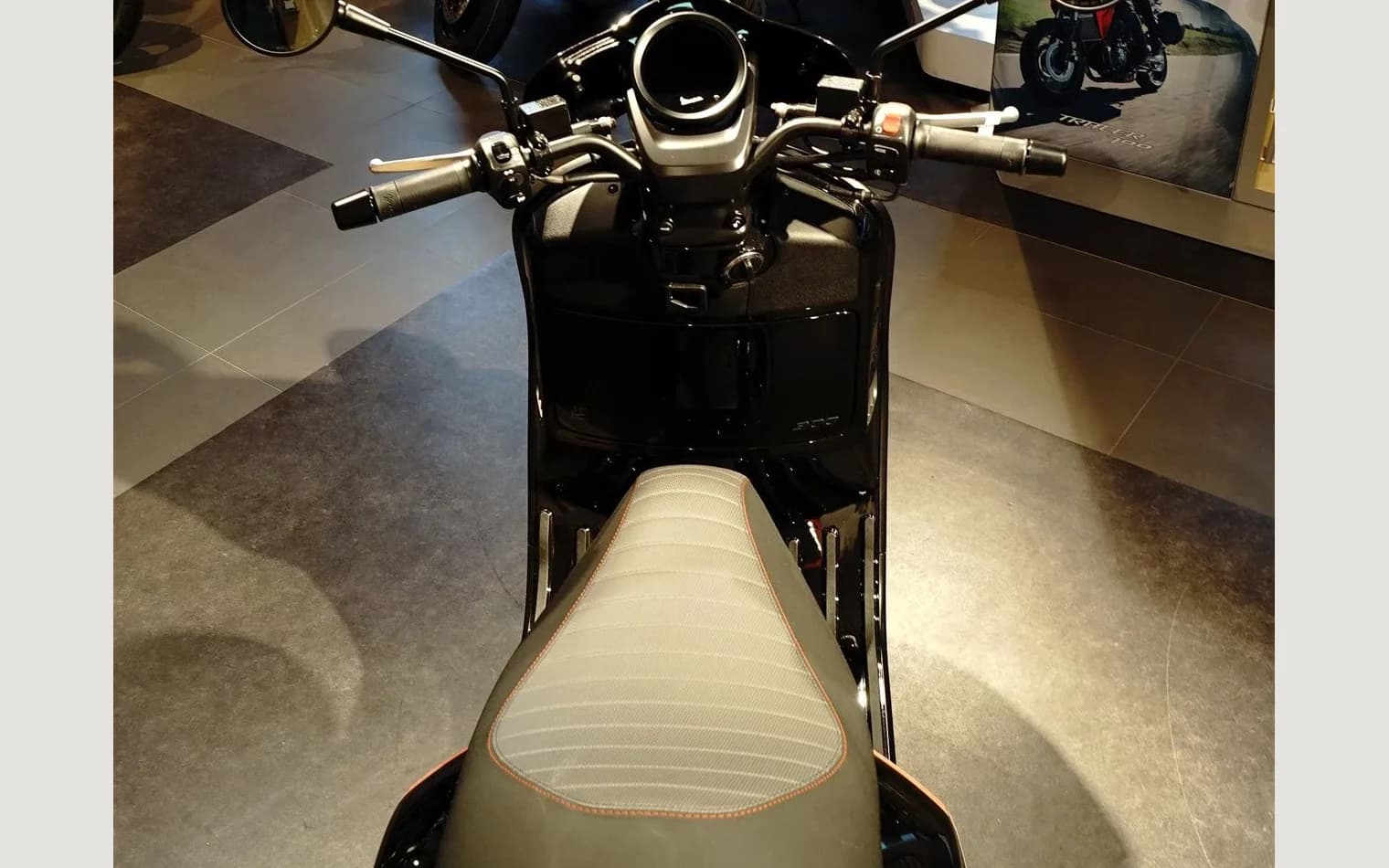 Vespa GTV 300 HPE RST ABS E5 — Ansicht 3 von 3
